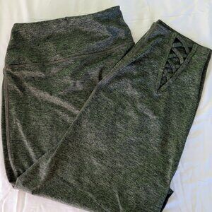 Torrid 6 Active Leggings Capris Green Black Used Leg Cuff Lacing Cutout Design